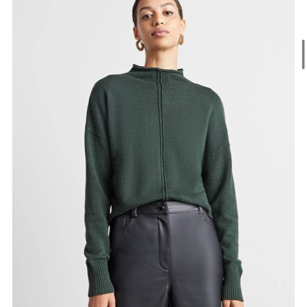 NWT Who What Wear Collection Jaree Center-Seam Sweater Forest Green